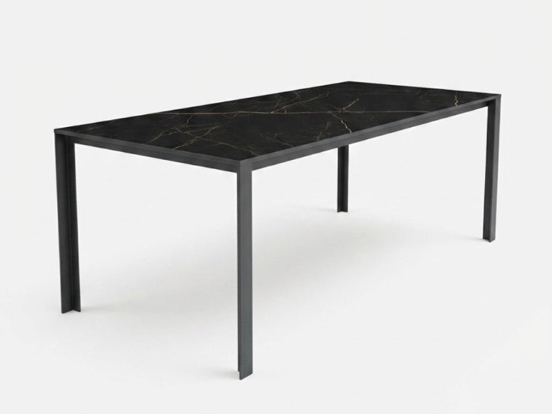 DELGADO eettafel keramiek | Metaform SHOWROOM SALE