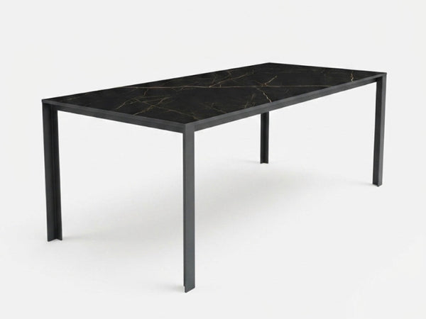 DELGADO eettafel keramiek | Metaform SHOWROOM SALE