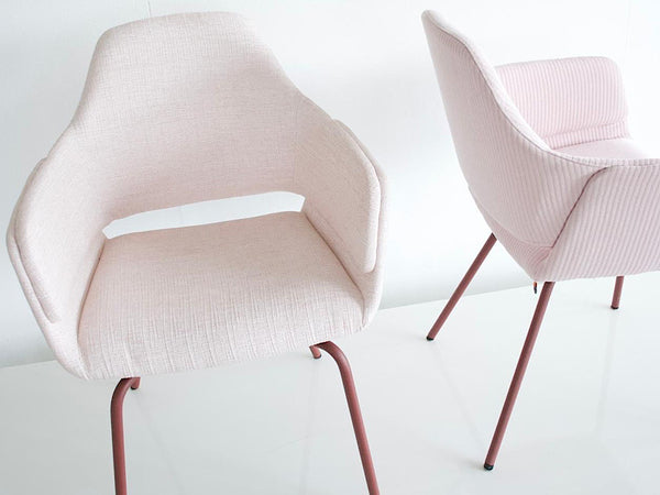 JAPURA tafel en LOTUS stoelen | Mobitec SHOWROOM SALE