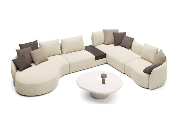 Float lounge sofa van Indera met organische hoek en tussentafel